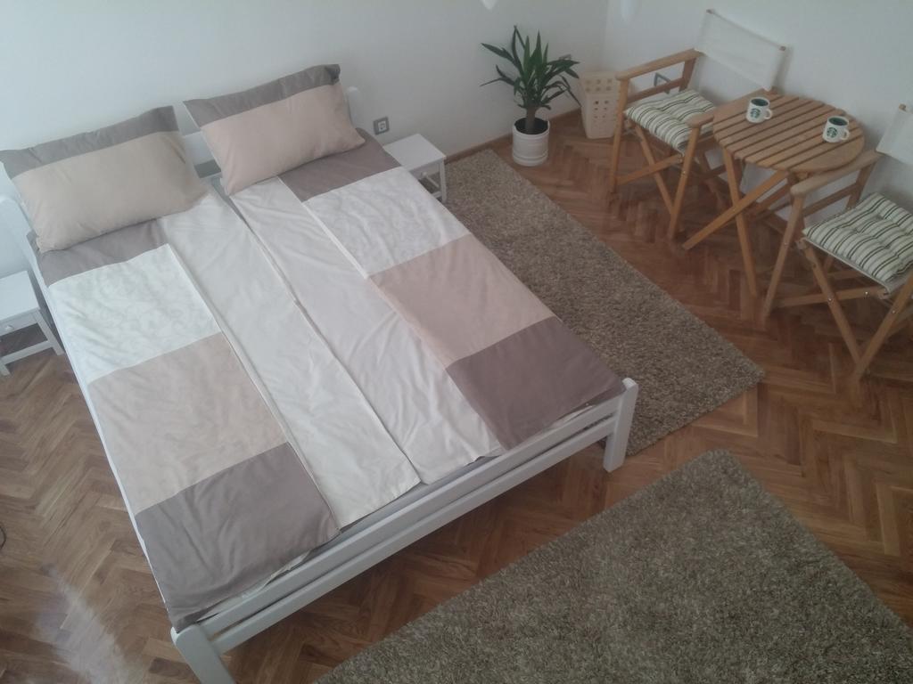 Cricket 2 Hostel Bělehrad Pokoj fotografie